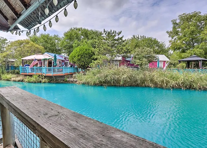 Resort-Style Condo With Lake-View Balcony!