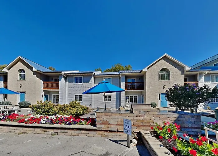 Put-In-Bay Poolview Condo #5