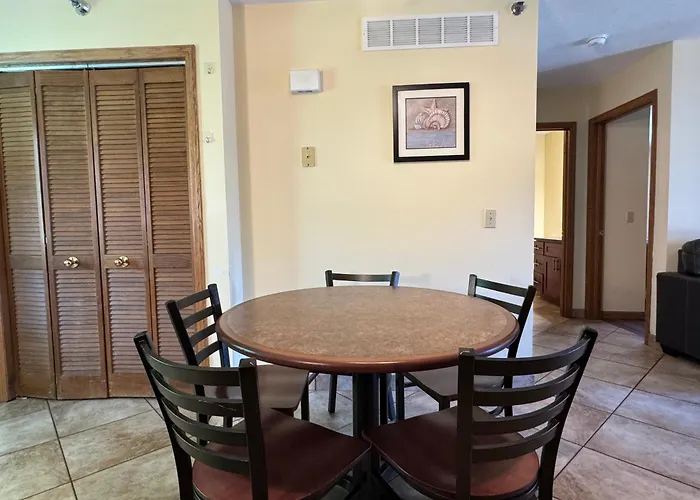 Put-In-Bay Poolview Condo #5
